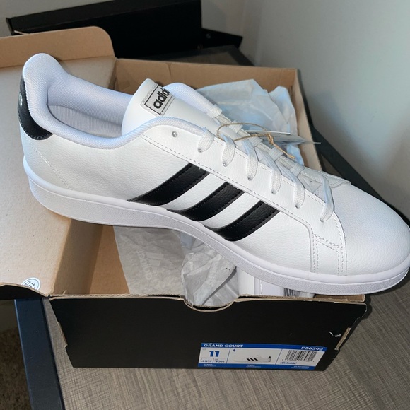 Adidas (Grand Court) Black and White - Picture 3 of 3